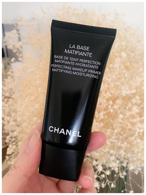 chanel matifiante primer.